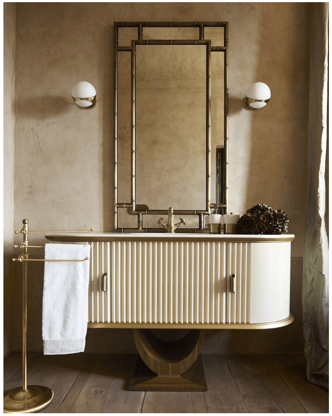 detail bathroom